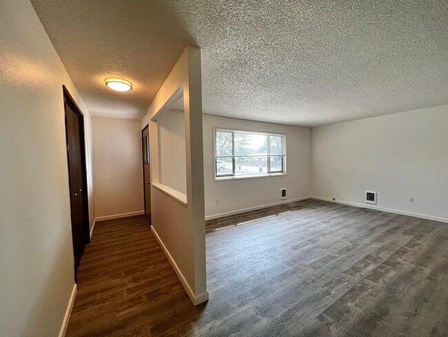 Building Photo - 6127-6131 Onyx Ave