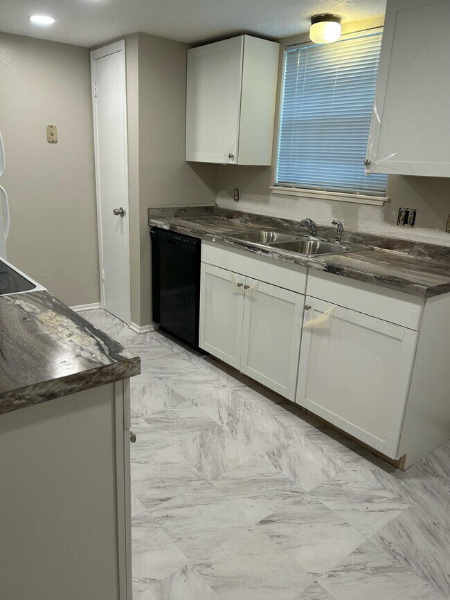 Foto del edificio - 2700 N 16th St