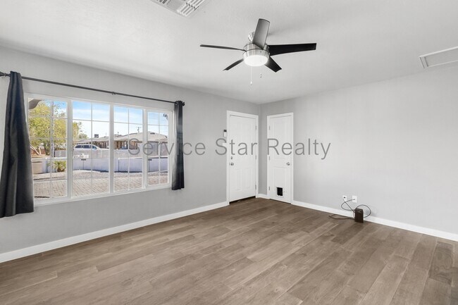 Building Photo - 4316 N 34th Dr