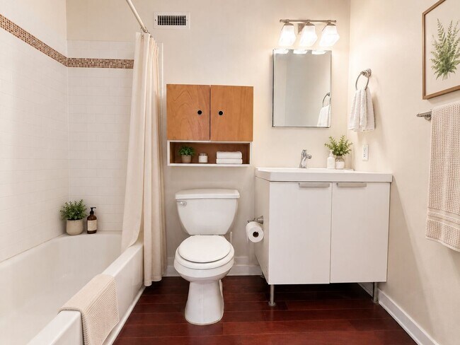 Foto del edificio - Bright Bi-Level 1 Bedroom with Finished Basement & Private Backyard in Graduate Hospital