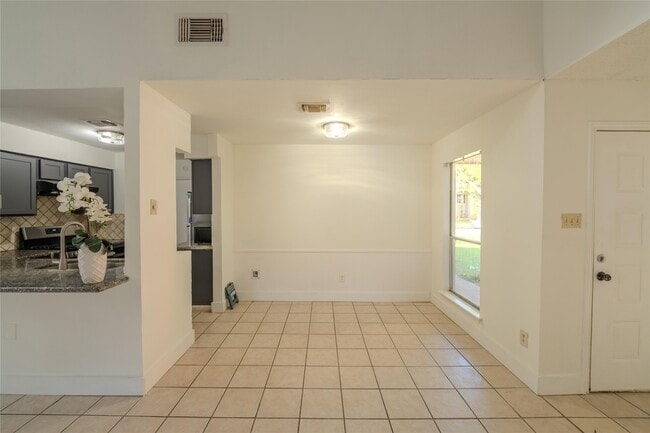 Building Photo - 1423 Valley Landing Dr