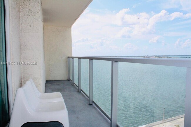 Foto del edificio - 1155 Brickell Bay Dr