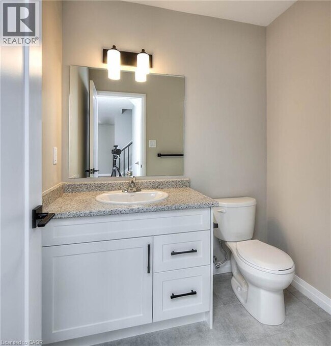 Photo du bâtiment - 689 Myers Rd