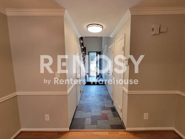 Foto del edificio - 914 Wildwood Square Ct