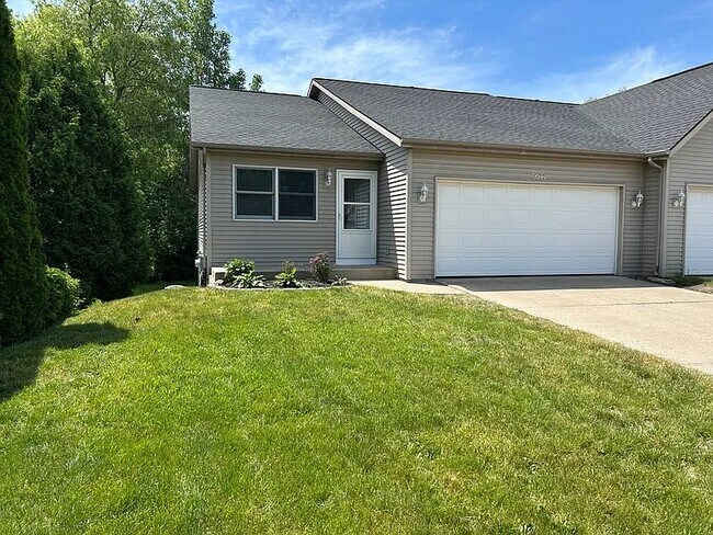 Building Photo - 9644 Meadowland Ct
