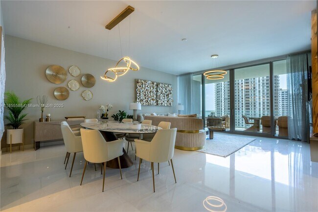 Foto del edificio - 300 Biscayne Blvd Way