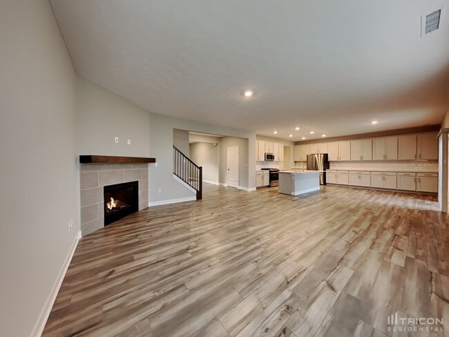 Building Photo - 2168 S Quincy Dr