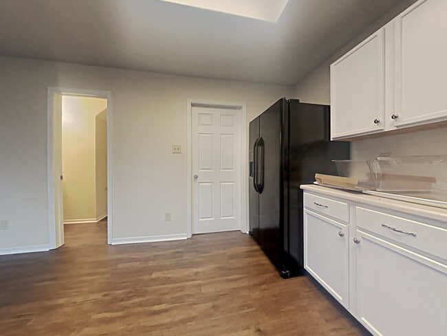 Foto del edificio - 6886 Merritt Ridge Way