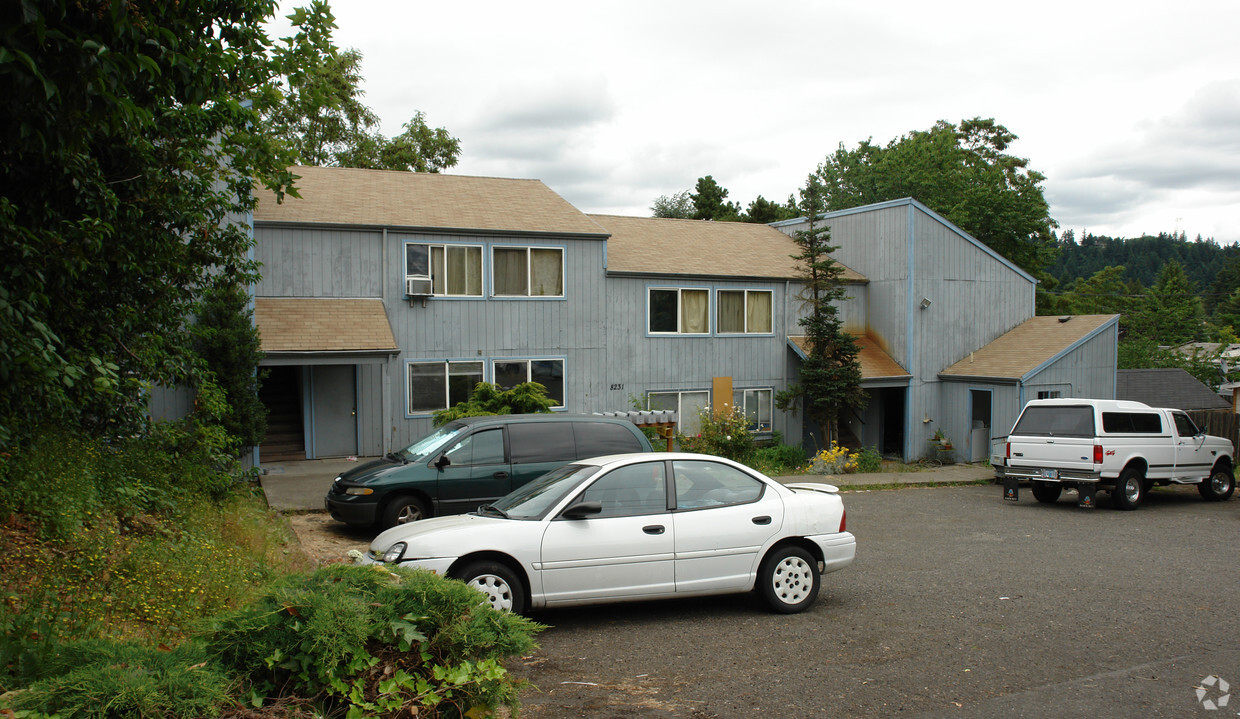 Building Photo - 8231 NE Broadway