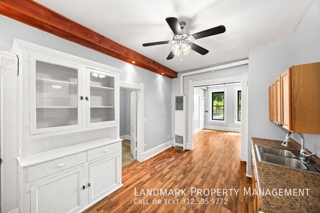 Building Photo - 1124 N Wolcott Ave
