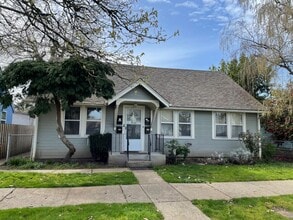 Building Photo - 771 21st St SE