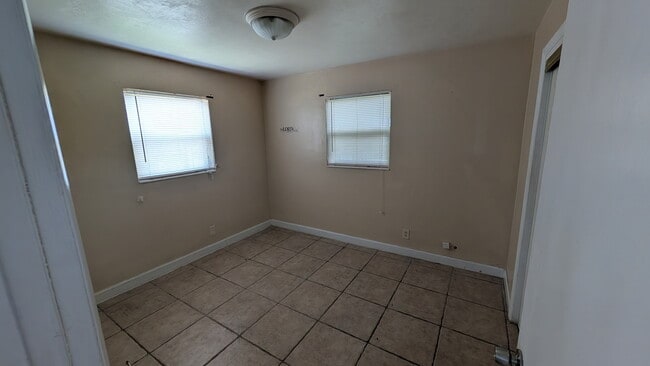 Foto del edificio - 4100 NW 39th Ave