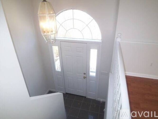 Building Photo - 297 Kenway St