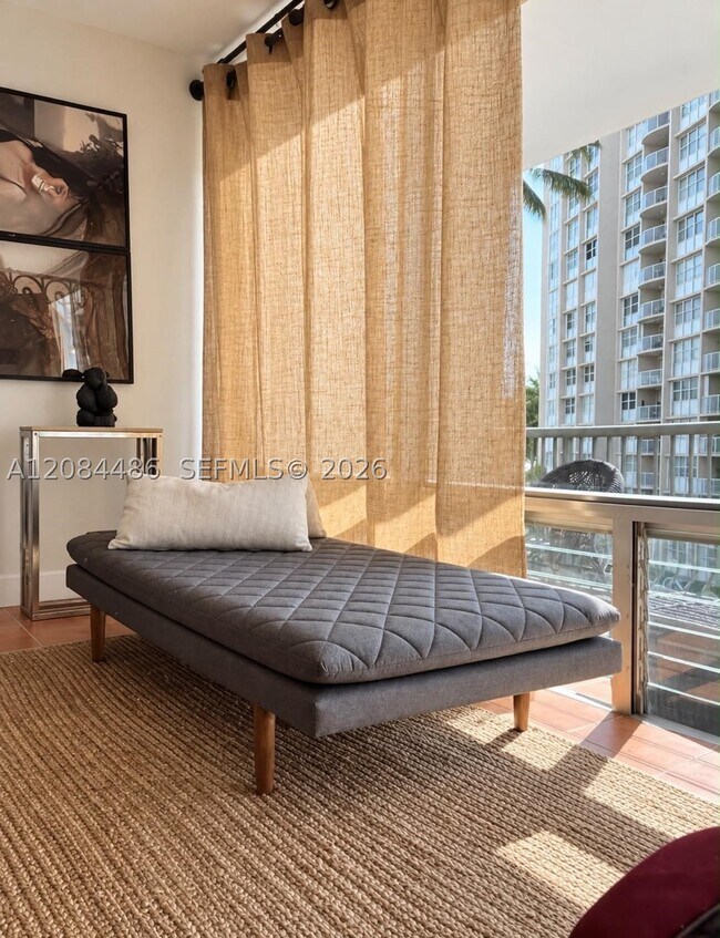 Building Photo - 1408 Brickell Bay Dr