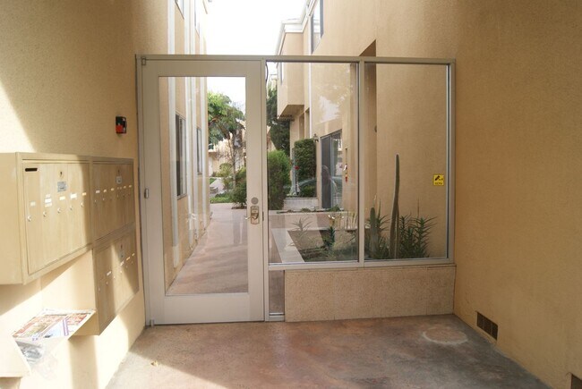 Foto del edificio - 821 Arcadia Ave