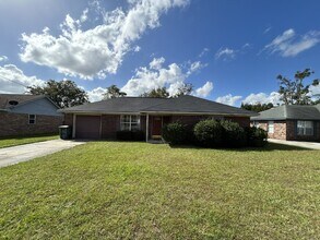 Building Photo - 919 Summer Dr