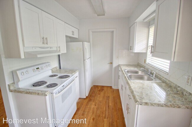 Building Photo - 2 br, 1 bath House - 205 E. Esther Street