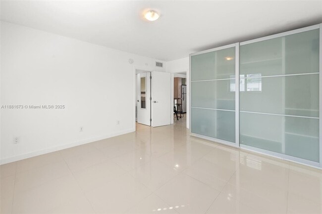 Building Photo - 2924 Day Ave