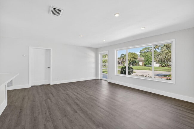 Foto del edificio - 954 SE 7th St