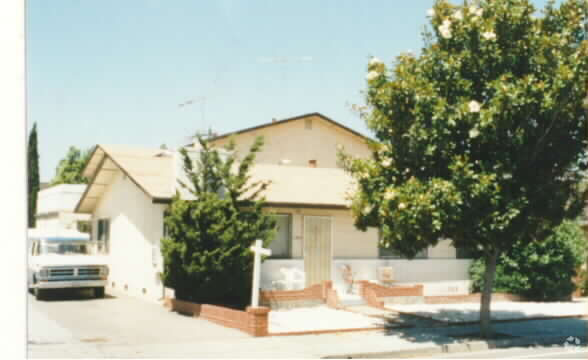 Building Photo - 1265 W Campbell Ave