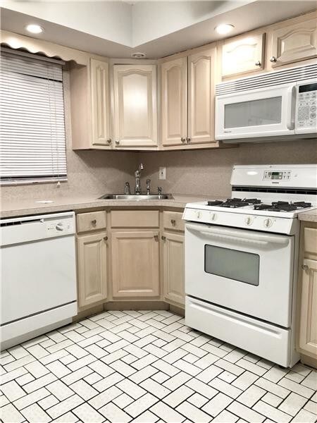 Foto del edificio - 517 Klondike Ave
