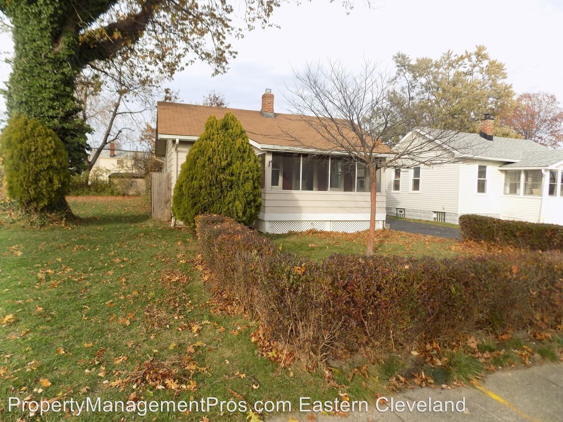 Foto principal - 19749 Tyronne Ave