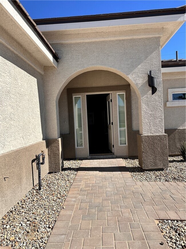 Building Photo - 2570 Bonano Ct