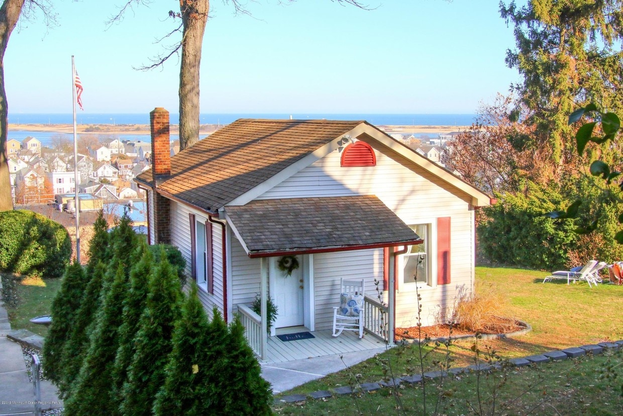 214 Navesink Ave, Atlantic Highlands, NJ 07716 House Rental in