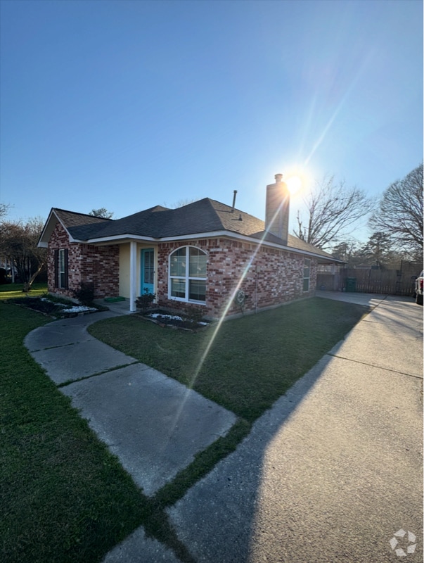 Building Photo - 30551 Oak Crest Rd