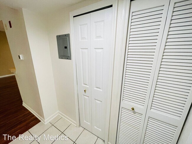 Foto del edificio - 1 br, 1 bath House - 802 Crest Pines Dr Un...