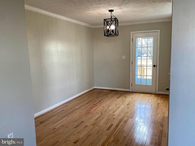 Foto del edificio - 142 Surrey Club Ln