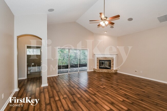 Foto del edificio - 652 Reflection Cove Rd