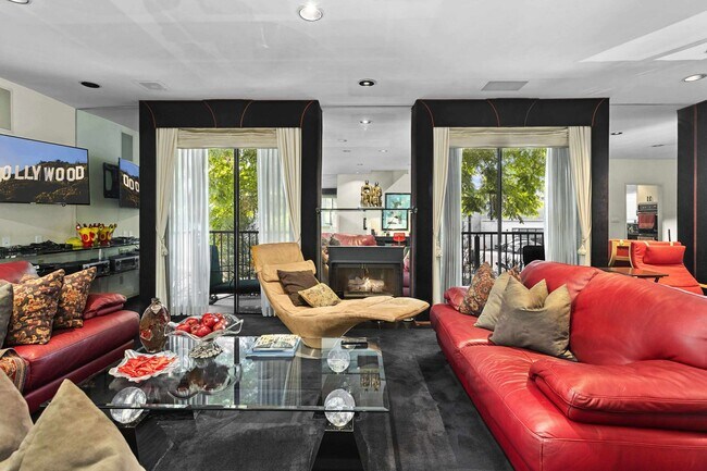 Foto del edificio - 540 N W Knoll Dr