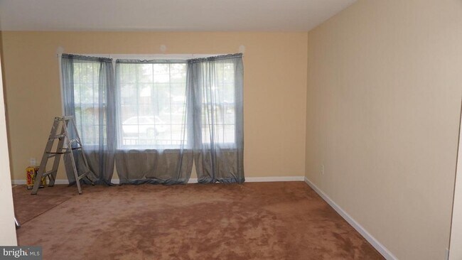 Foto del edificio - 8105 Legation Rd