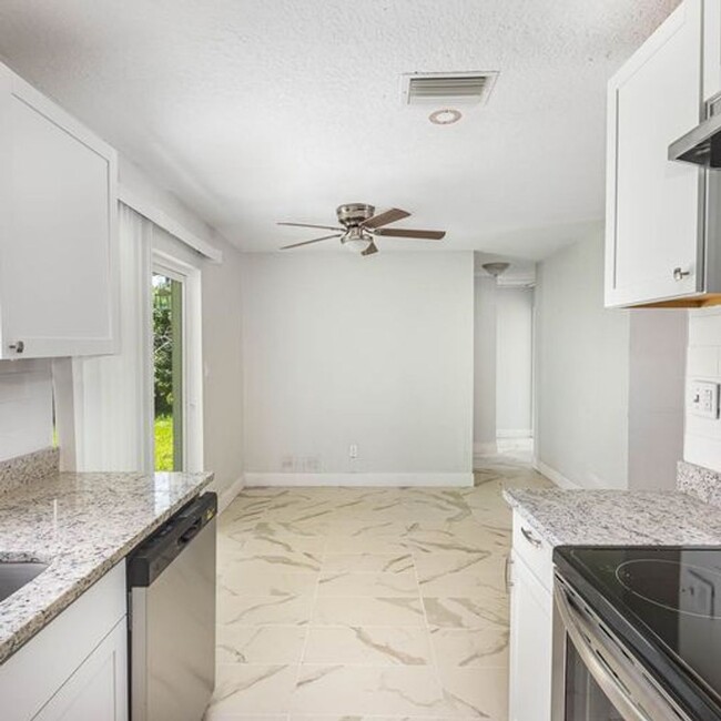 Foto del edificio - Just Listed - 3 Bedroom Home in Richmond H...