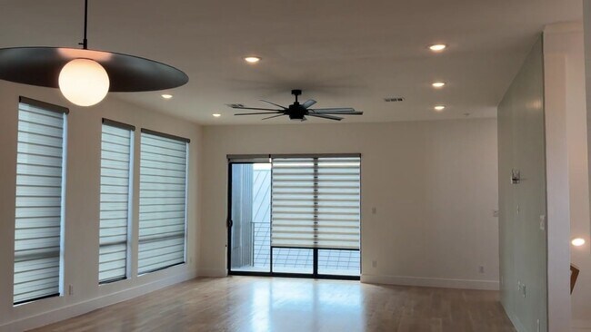 Foto del edificio - 1012 Mobile St