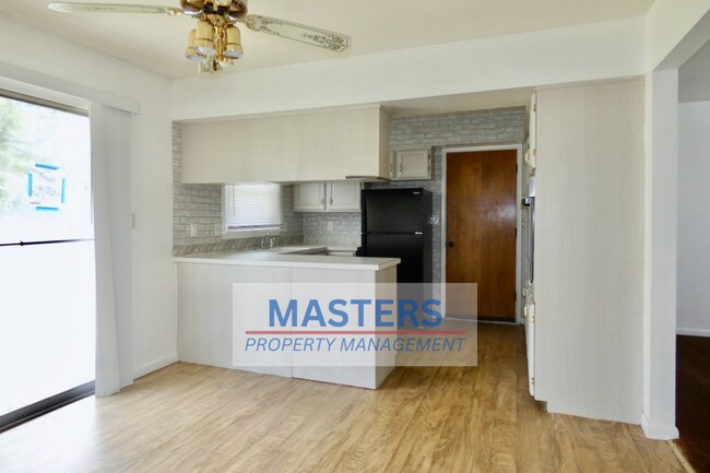 Foto del edificio - 1425 White Ave