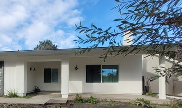 Building Photo - 2557 Felinda Way