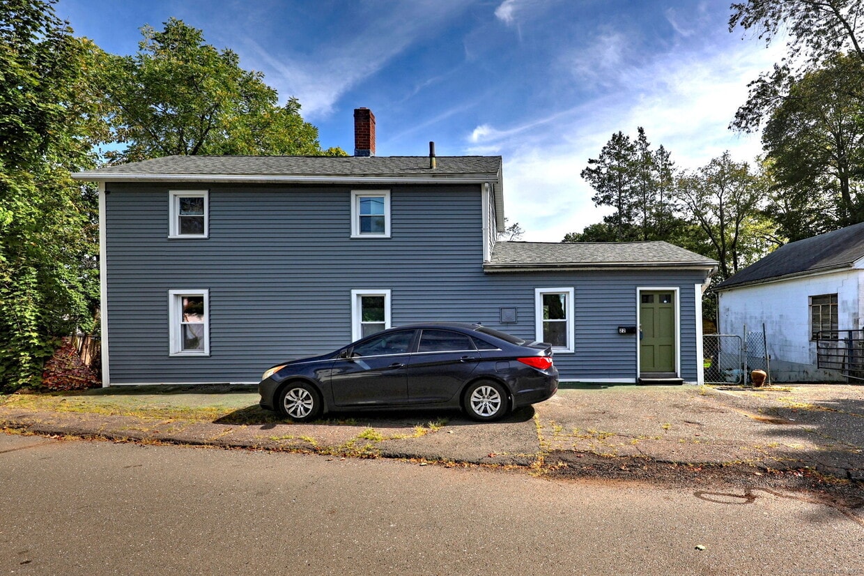 Primary Photo - 22 Holmes Ave