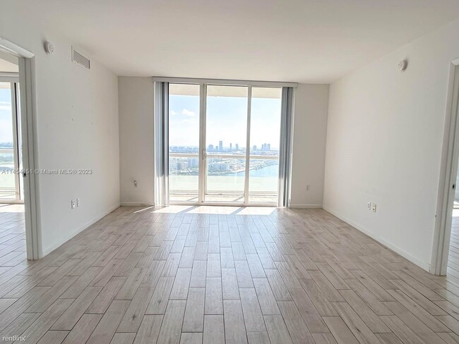 Foto del edificio - 2 br, 2 bath Condo - 50 Biscayne Blvd Apt ...