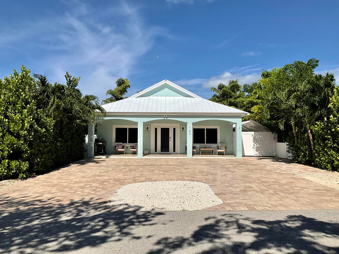 162 Hibiscus St, Tavernier, FL 33070 House for Rent in Tavernier, FL