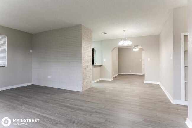 Building Photo - 2649 Pine Tree Dr, Miramar, FL 33023