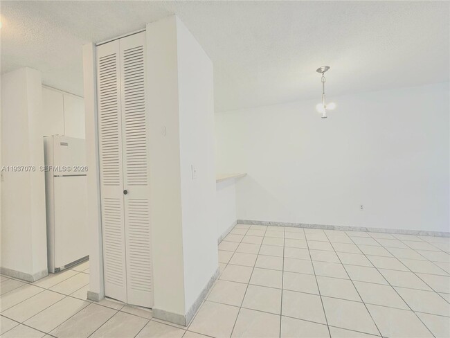 Foto del edificio - 1225 NE 124th St