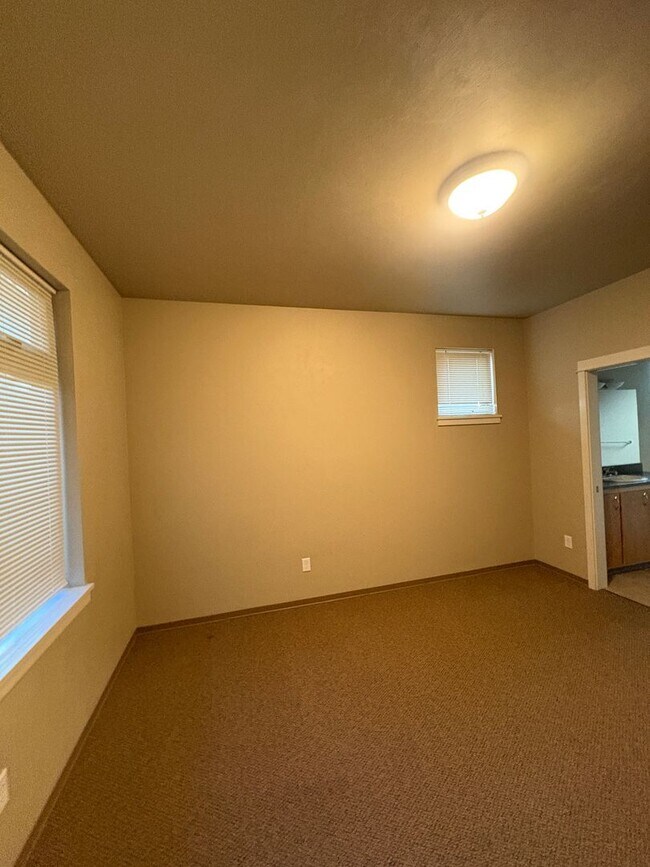 Foto del edificio - 585 E 14th Ave