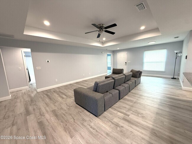 Foto del edificio - 359 Wilton Ave SW