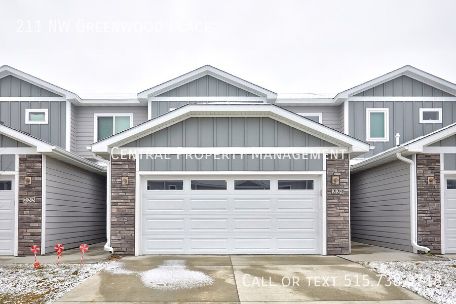 Primary Photo - 211 NW Greenwood Pl