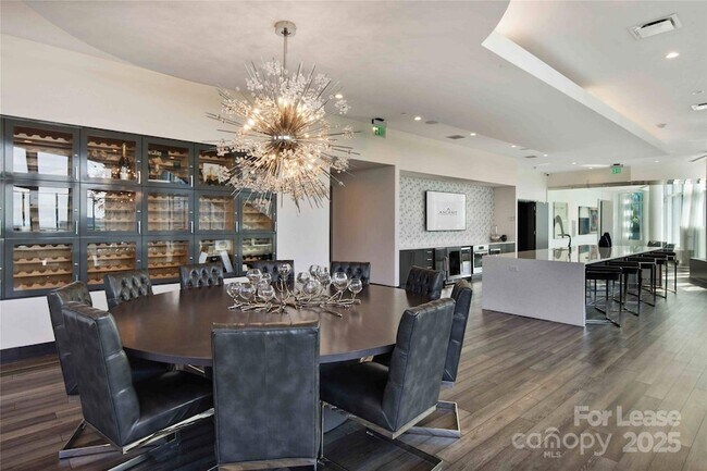 Foto del edificio - 225 S Poplar St