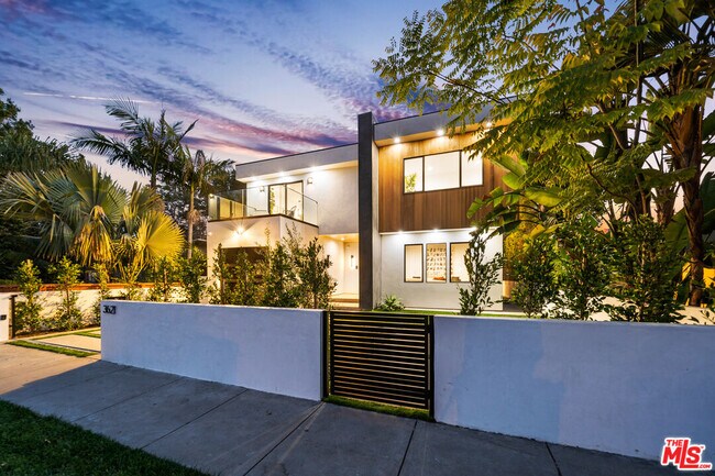 Foto del edificio - 3621 Maplewood Ave