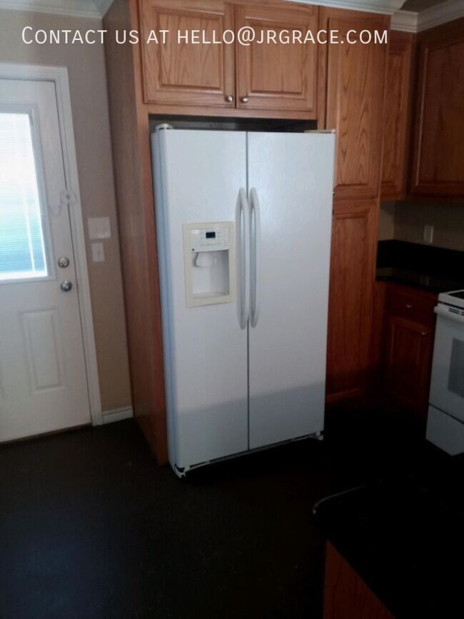 Foto del edificio - 2Bedrom - 1 Bath House / Available Now!