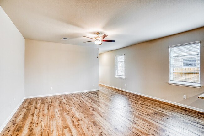 Foto del edificio - 7527 Tipton Meadow Way